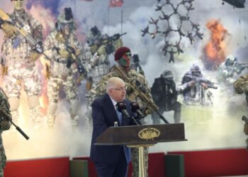 Bakan Güler, bordo berelilerin mezuniyet törenine katıldı
