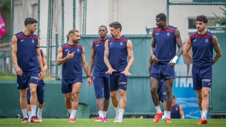 Trabzonspor, Kasımpaşa maçı hazırlıklarını tamamlayarak İstanbul’a gitti