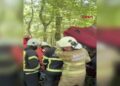 Ağaca çarpan otomobil devrildi; 1’i ağır 3 yaralı