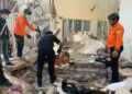 Endonezya'da 7.7 büyüklüğünde deprem: 20 ölü