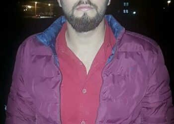 Park halindeki otomobilde tabancayla vurulmuş halde ölü bulundu