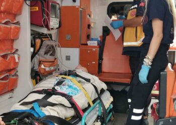 Teknede yaralanan Amerikalı turist, deniz ambulansı ile hastaneye kaldırıldı