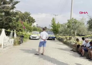 Annesini öldürüp, intihar etti