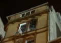 Beyoğlu'nda maç sonrası atılan havai fişek dairede yangına neden oldu