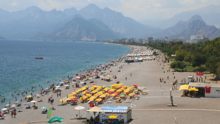 'Akdeniz'deki mikroplastik sorunu çözülmezse turizm sekteye uğrar'