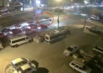 Bursa'da 1’i ağır 5 kişinin yaralandığı kazanın, güvenlik kamerası görüntüleri ortaya çıktı