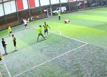 Avcılar’da halı saha maçı sırasında fenalaştı, hastanede hayatını kaybetti