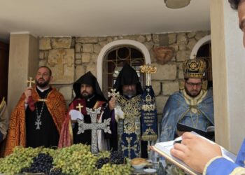 Vakıfköy'de 'Meryem Ana Yortusu' ve 'Üzüm Bayramı' kutlandı