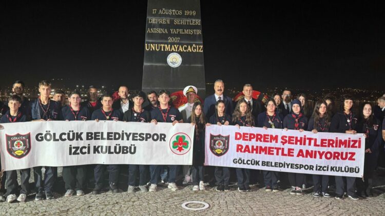 Marmara Depremi’nde hayatını kaybedenler Gölcük'te anıldı