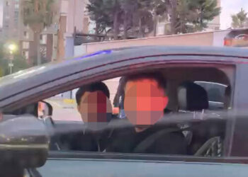 Avcılar'da tek şeritli yolda' ilk ben geçeceğim' tartışması kamerada