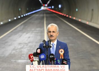 Bakan Uraloğlu: Türkiye'yi adeta yeniden inşa ettik