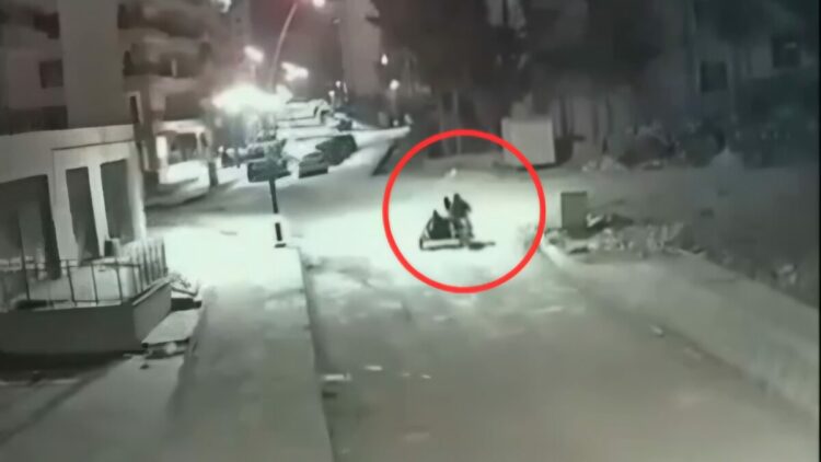 Motosikletli hırsızlar kamerada; 2 tutuklama