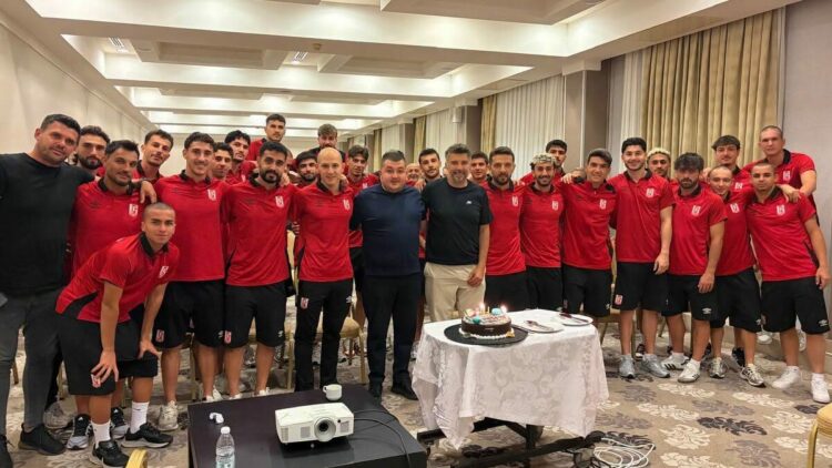 Balıkesirspor'da başkana sürpriz doğum günü