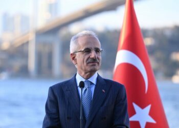 Bakan Uraloğlu: Tehlikeli yük elleçleme izni bulunan 174 kıyı tesisini düzenli olarak denetliyoruz