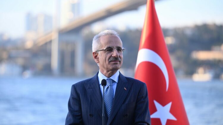 Bakan Uraloğlu: Tehlikeli yük elleçleme izni bulunan 174 kıyı tesisini düzenli olarak denetliyoruz