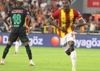 Göztepe'de Anthony Dennis transferde Al Jazira yolcusu