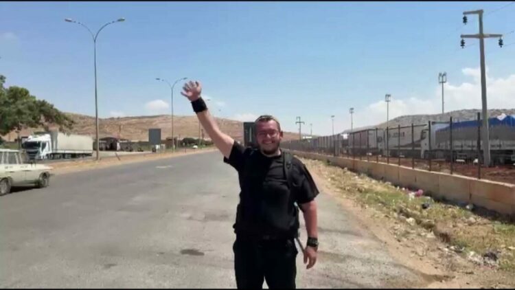Otostopla ikinci kez Kabe'ye gidiyor