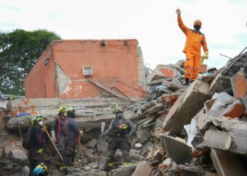 Kolombiya'daki 7.4 büyüklüğündeki depremde can kaybı 312'ye yükseldi