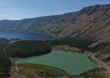 Vali Karakaya: Nemrut Kalderası'nda koruma-kullanma dengesi içinde daha nitelikli hizmet sunacağız