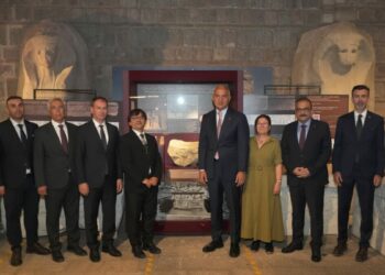 Bakan Ersoy, Hitit İmparatorluğu'nun izlerini taşıyan sergiyi ziyaret etti
