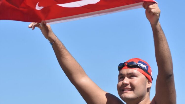 Otizmli rekortmen yüzücü Tuna Tunca’nın yeni hedefi Catalina Kanalı