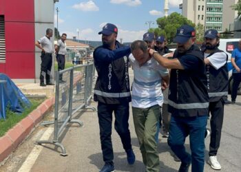 Milletvekili Meriç'i bıçakla yaralayan şüpheli ve oğlu tutuklandı