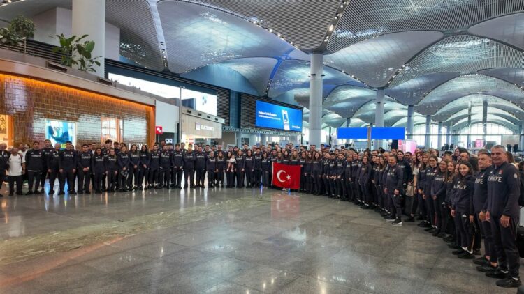 Bakan Bak: Milli sporcularımız, ülkemizin tanıtımında önemli rol üstleniyor