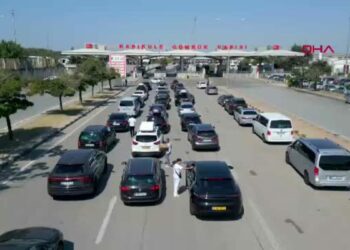 Kapıkule’de gurbetçilerin dönüş yoğunluğu