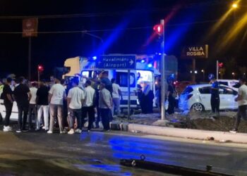 Diyarbakır'da otomobiller çarpıştı: 7 yaralı