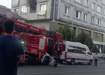Yangın sırasında dairedeki patlama kamerada