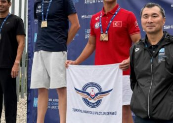 THY pilotu Özkan Dizdar, yüzme şampiyonasında Avrupa 3'üncüsü oldu