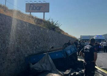 Çekici, traktöre arkadan çarptı: 1 ölü, 2 yaralı