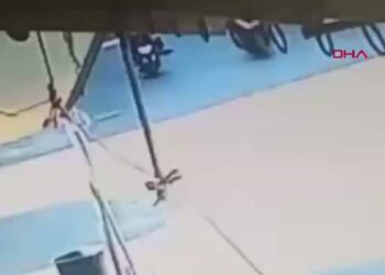 İki motosikletin çarptığı kaza kamerada; 1 ölü, 1 yaralı