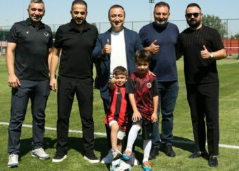 Minik Göktuğ’dan Gençlerbirliği’ne ziyaret