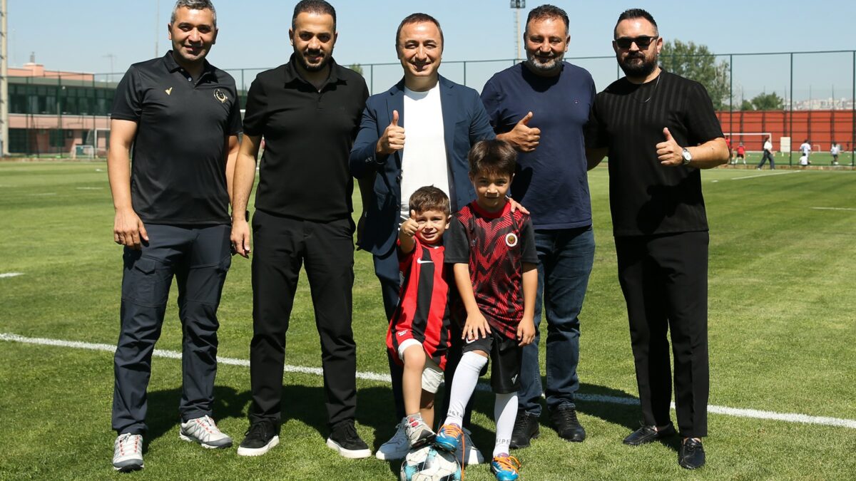 Minik Göktuğ’dan Gençlerbirliği’ne ziyaret