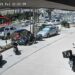 Yolun karşısına geçerken otomobilin çarptığı kadın öldü; kaza kamerada