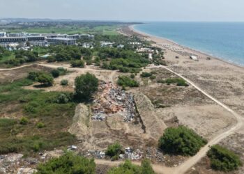Sahili kazıp çöplük yapan 5 yıldızlı otele 1 milyon 678 bin TL ceza