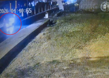 Kavşakta iki otomobil çarpıştı: 2 ölü, 3 yaralı