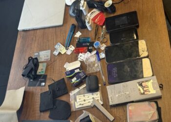 Garda bulunan çantadan kopya düzenekleri çıktı, öğretmen gözaltına alındı