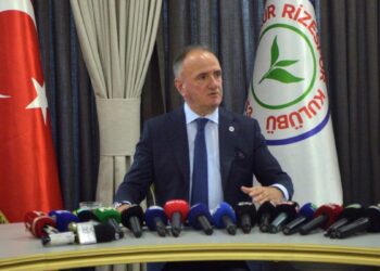 Çaykur Rizespor Başkanı Saruhan: Modern futbolda takım oyunu oynanması gerekiyor