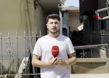 Hurdacı, binanın giriş kapısını söküp, çaldı: o anlar kamerada