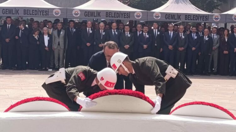 3'ncü Cumhurbaşkanı Celal Bayar, vefatının 40'ıncı yıl dönümünde Bursa'da anıldı
