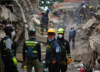 Kolombiya'daki 7.4 büyüklüğündeki depremde can kaybı 321'e yükseldi