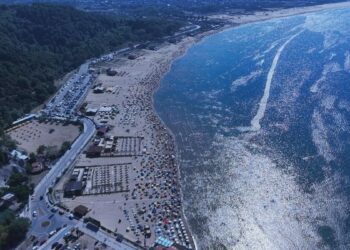 Şile'de plajlar doldu taştı / Havadan görüntüyle