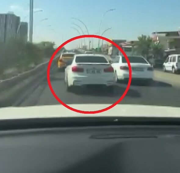 Trafikte otomobiliyle makas attı; o anlar kamerada