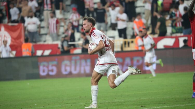 Antalyaspor evinde Orfa Yapı Pendikspor’a 3-2 mağlup oldu