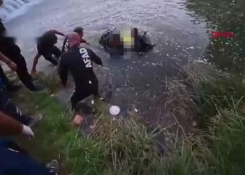 Akıntıya kapılan çocuğunu kurtardı; kendisi boğuldu