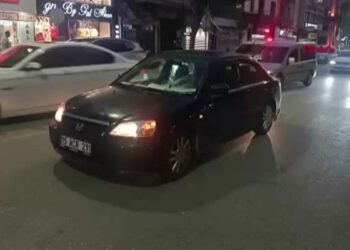 Otomobilin çarptığı yaya yaralandı