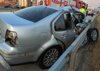 Kırıkkale'de otomobil, otobüse çarptı; 1 ölü