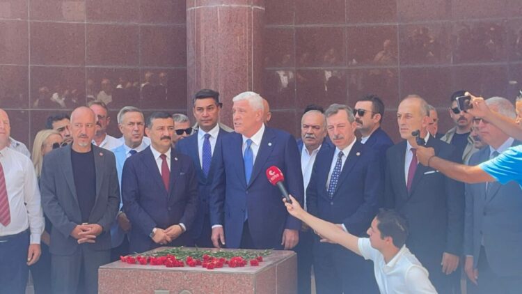 Dervişoğlu, Celal Bayar'ın mezarını ziyaret etti